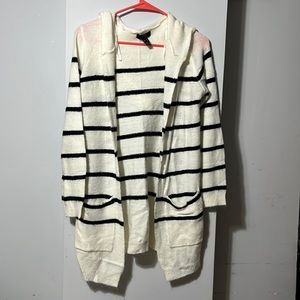 Black and white Cardigan - Very light use - Size: M